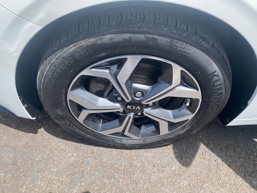 Used 2019 Kia Forte LXS FWD image 9