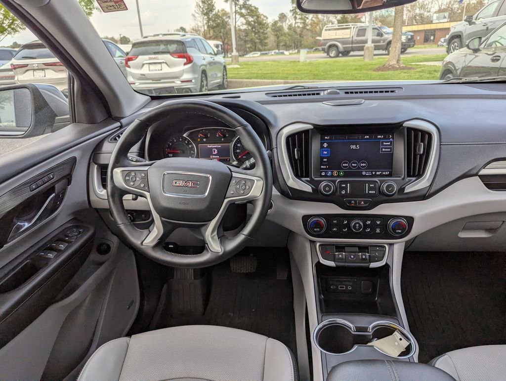 Used 2023 GMC Terrain SLT w/ Infotainment Package II image 11