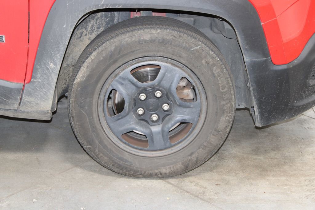 Used 2017 Jeep Renegade Sport w/ Power & Air Group image 13