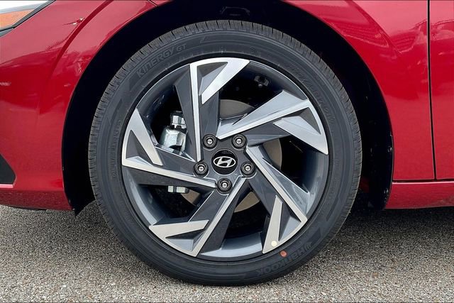 New 2026 Hyundai Elantra Limited image 12