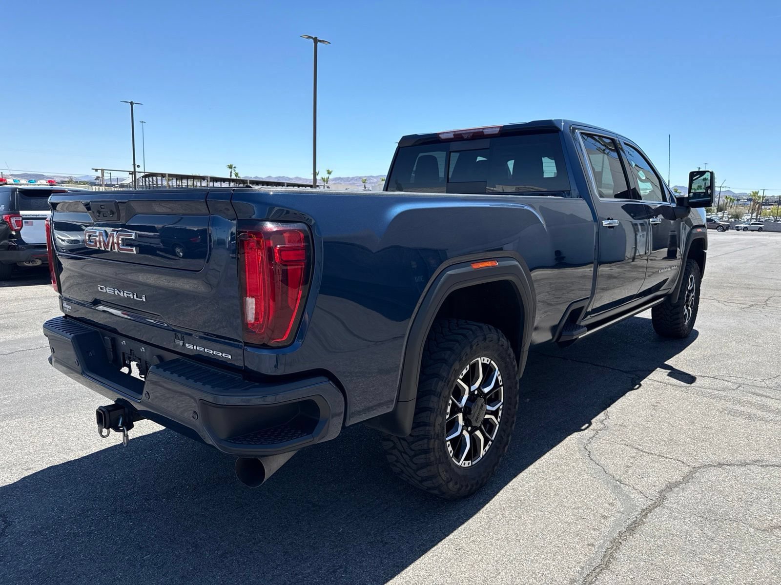 Used 2023 GMC Sierra 3500 Denali w/ Denali Ultimate Package AWD/4WD image 5