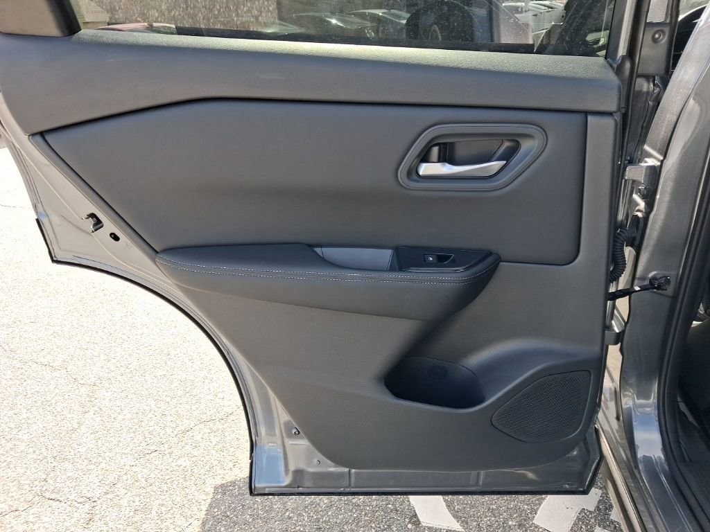 Used 2026 Nissan Rogue SV image 22