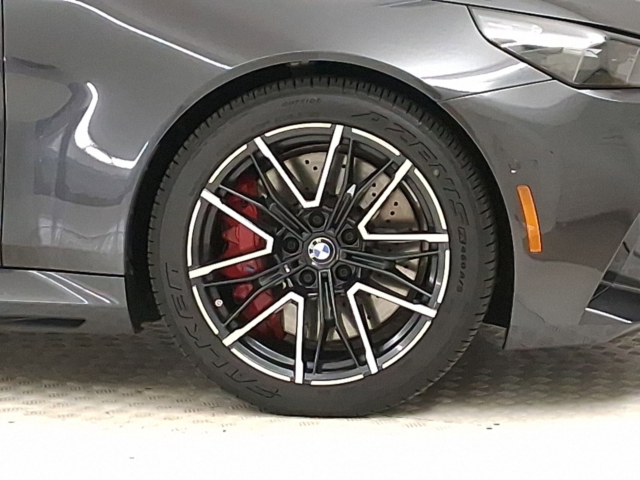 Used 2025 BMW M5 w/ Carbon Package image 10