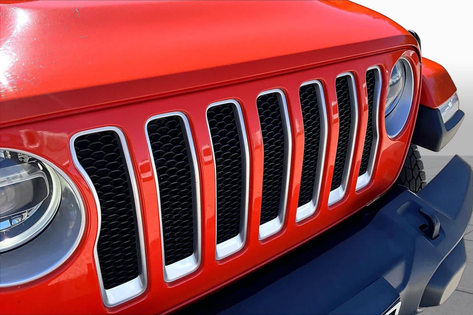 Used 2018 Jeep Wrangler Unlimited Sahara AWD/4WD image 32