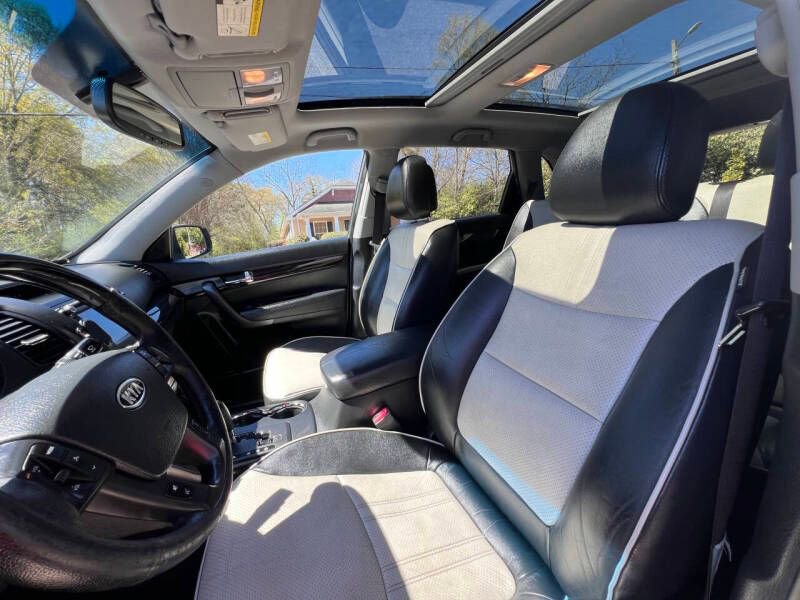 Used 2013 Kia Sorento SX w/ SX Premium Pkg image 10