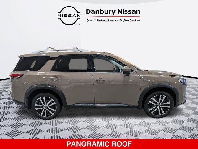 Certified 2023 Nissan Pathfinder Platinum AWD/4WD image 2