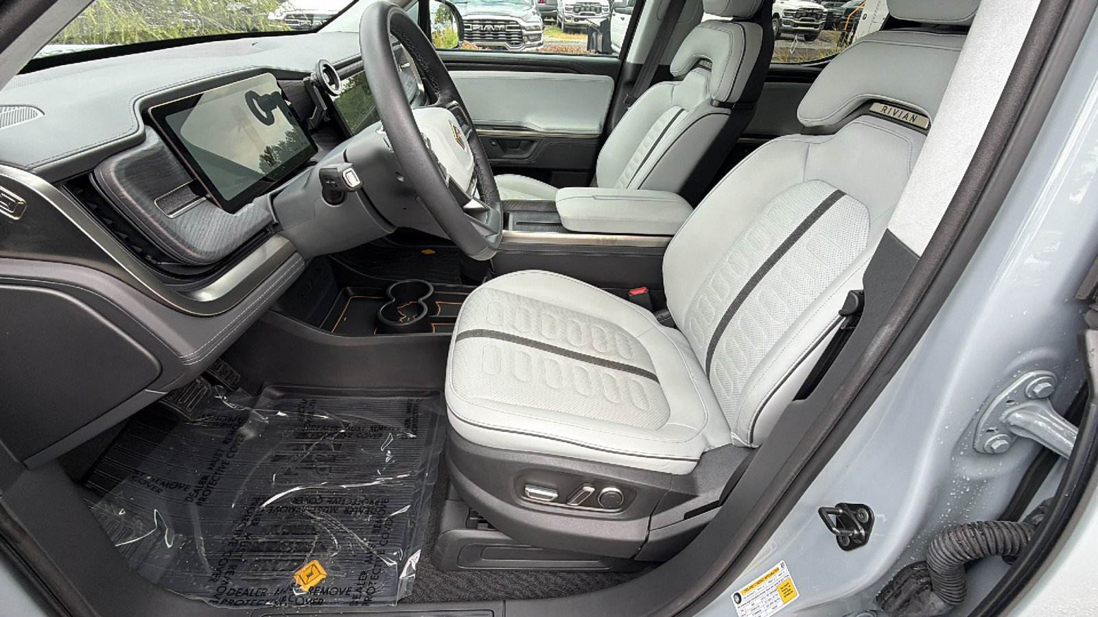 Used 2025 Rivian R1T Adventure AWD/4WD image 16