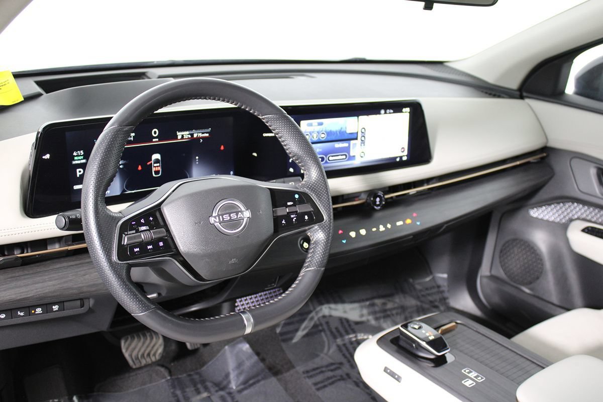 Used 2023 Nissan Ariya AWD image 7