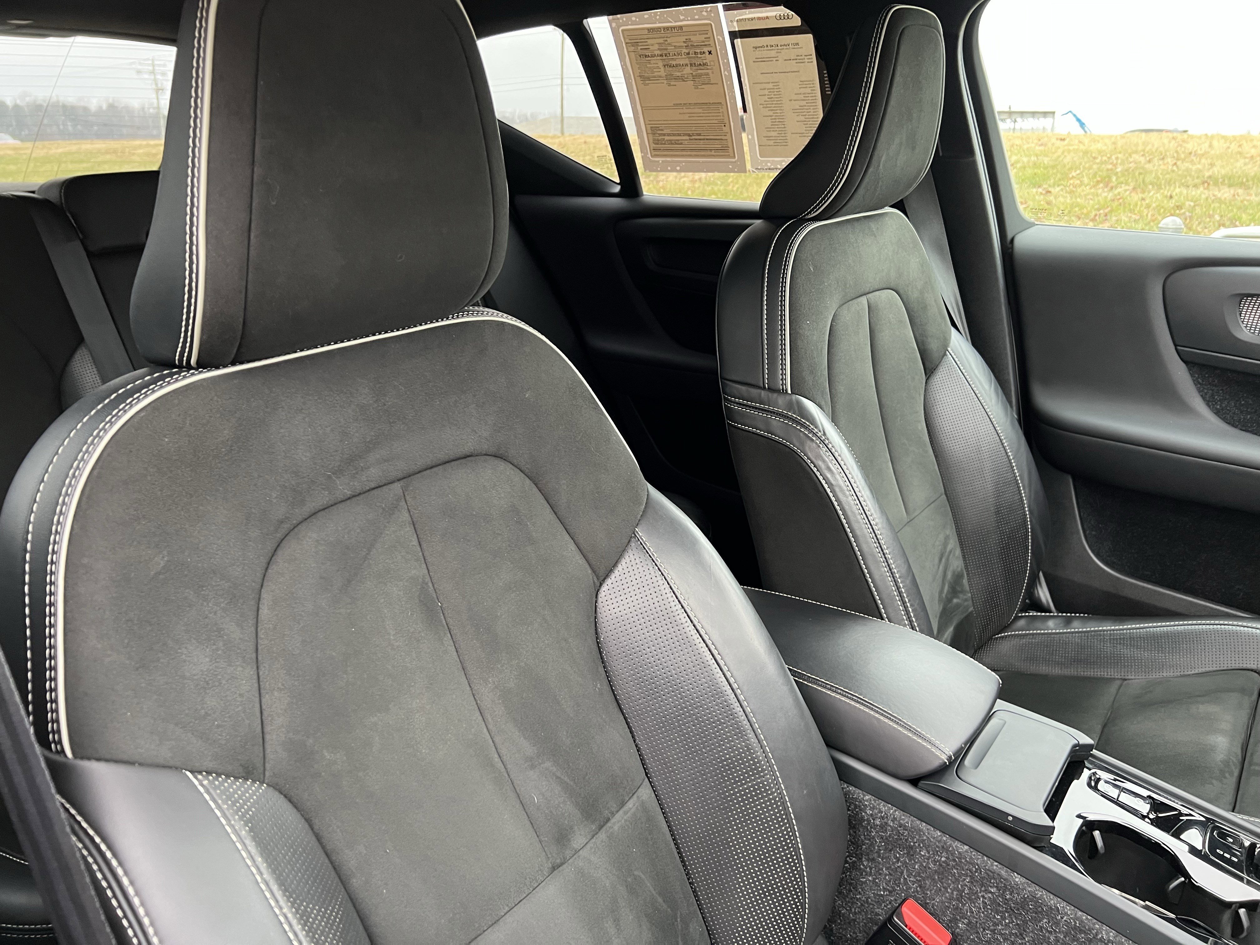 Used 2021 Volvo XC40 T5 R-Design w/ Advanced Package image 35