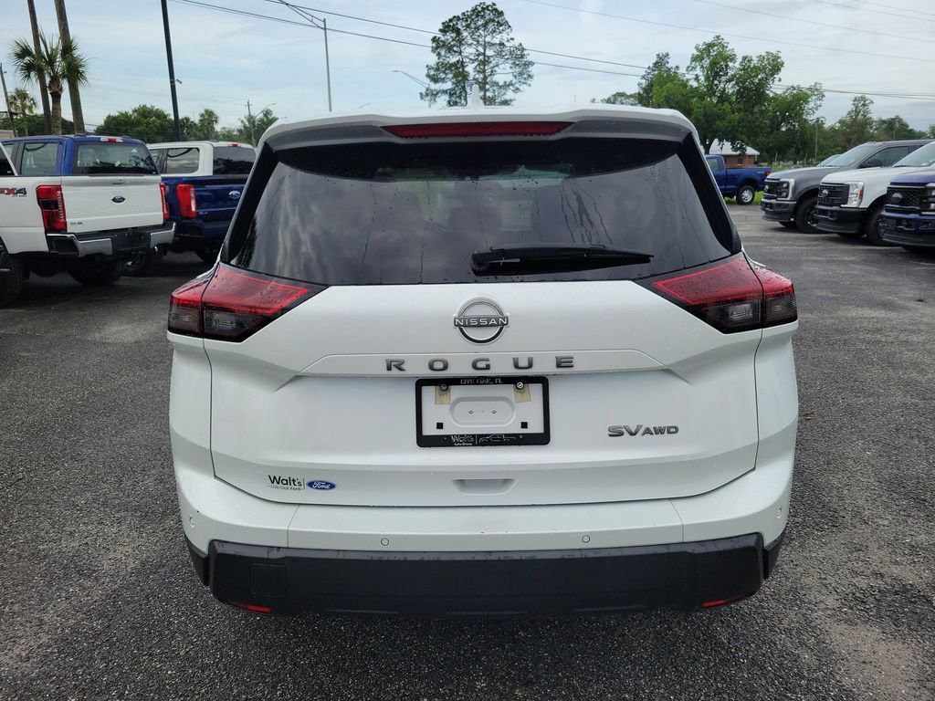 Used 2024 Nissan Rogue SV AWD/4WD image 10