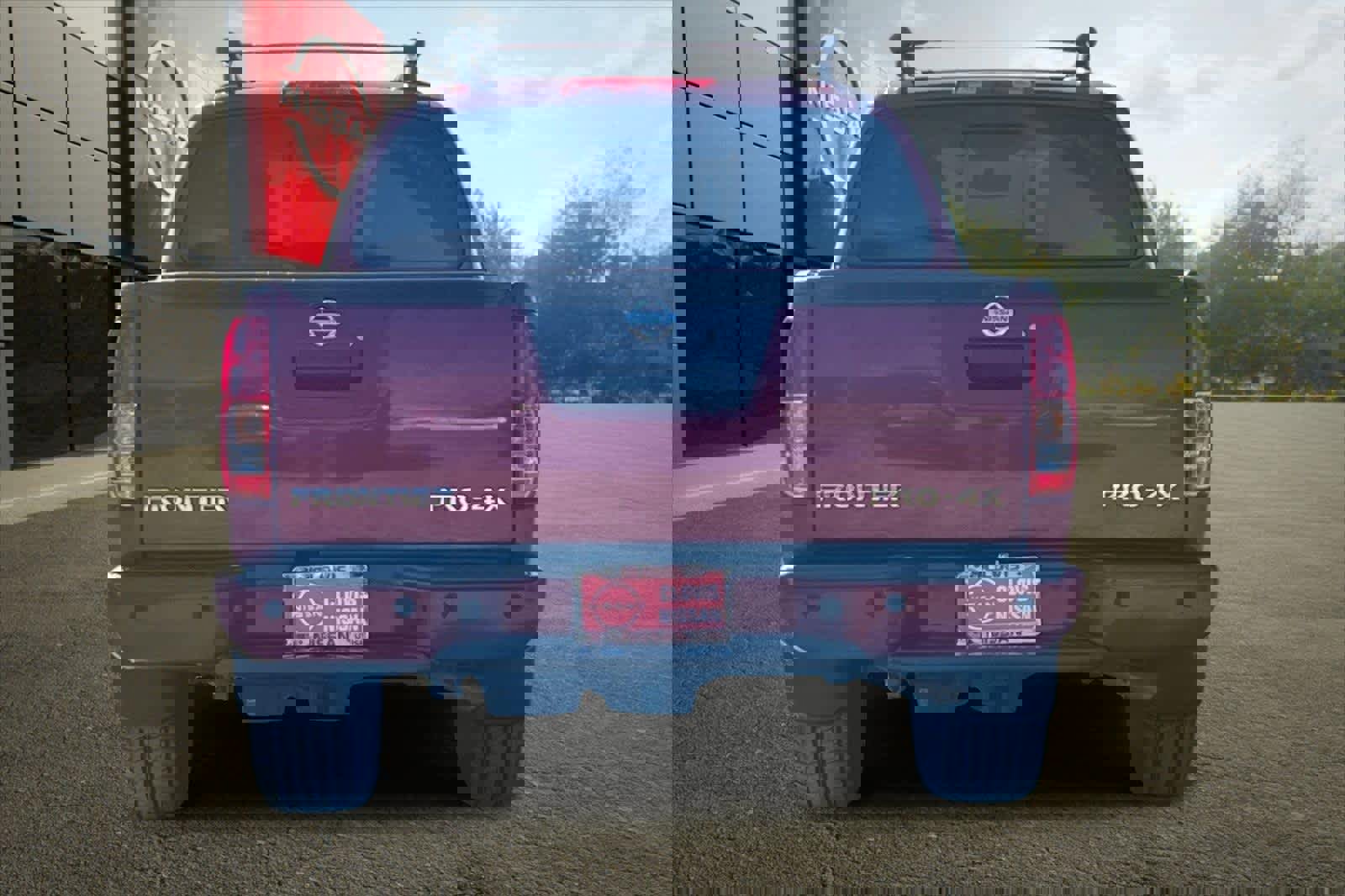 Used 2021 Nissan Frontier PRO-4X w/ Pro-4x Utility Package image 8