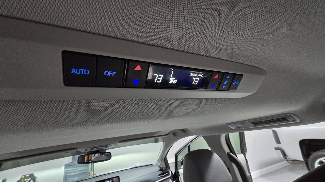 Used 2024 Toyota Sienna XLE w/ XLE Plus Package AWD/4WD image 23