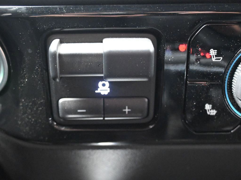 Used 2025 Chevrolet Silverado 1500 RST w/ LPO, Liner Protection Package image 24