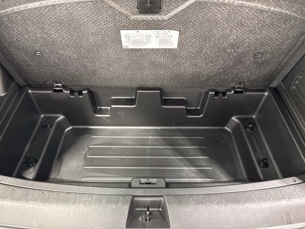 Used 2023 Chevrolet Traverse LT w/ LT Premium Package AWD/4WD image 56