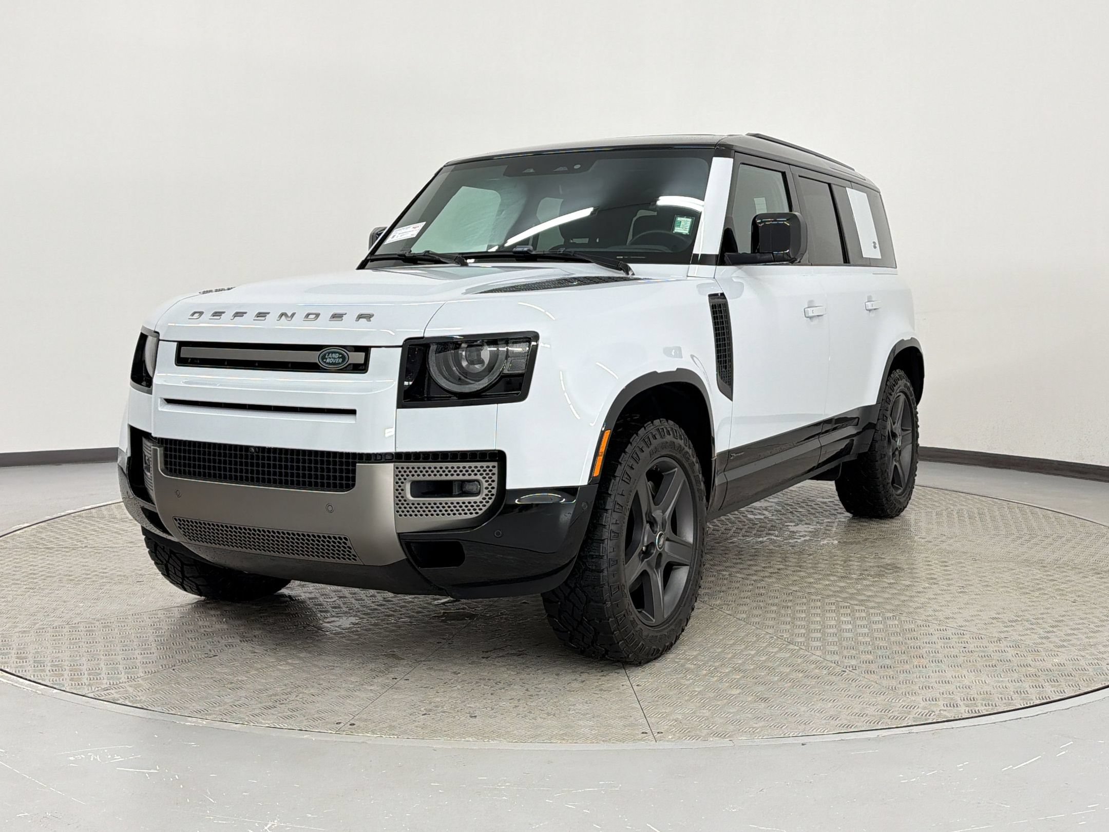 Used 2021 Land Rover Defender 110 X-Dynamic SE AWD/4WD video 1