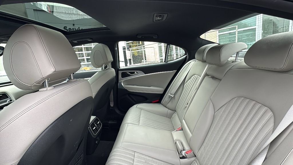 Used 2022 Genesis G70 3.3T w/ Sport Advanced Package image 33