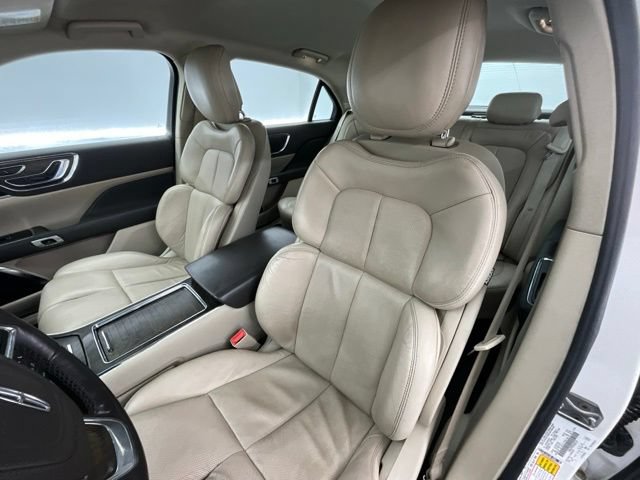 Used 2017 Lincoln Continental Select AWD/4WD image 5