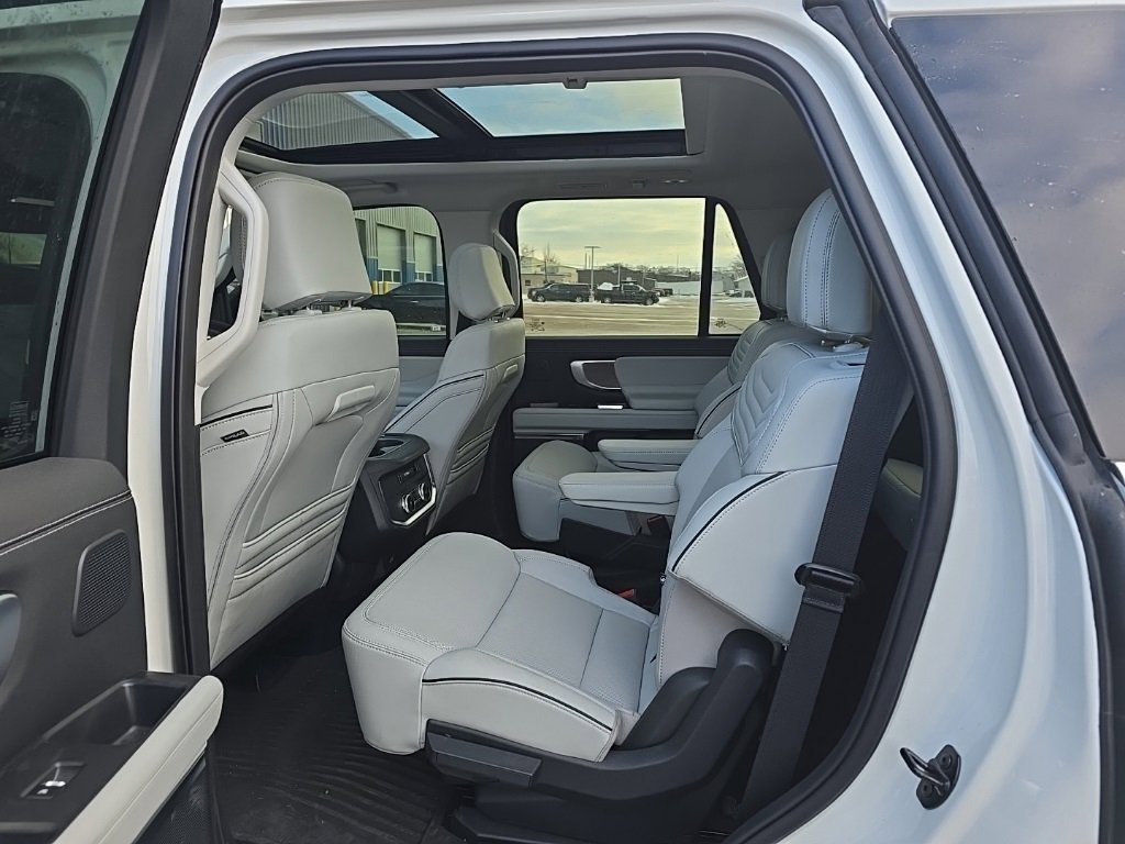 Used 2025 Ford Expedition Platinum w/ Platinum Ultimate Package image 14