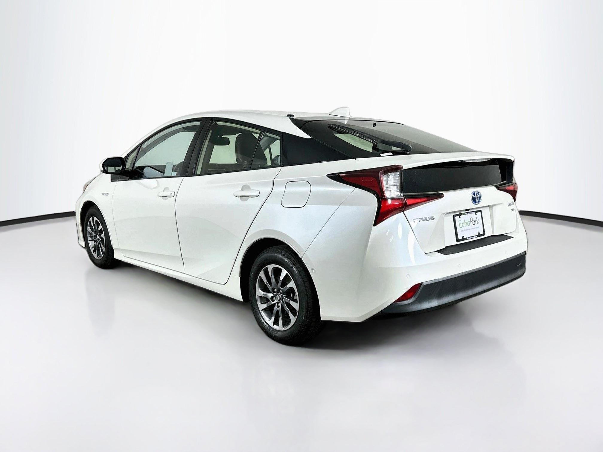Used 2020 Toyota Prius XLE w/ Premium Convenience Package FWD image 5