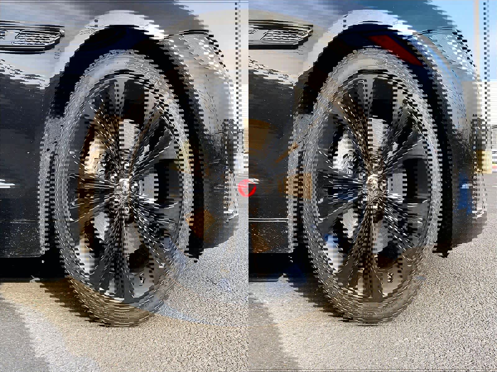 Used 2022 Jaguar XF SE image 10