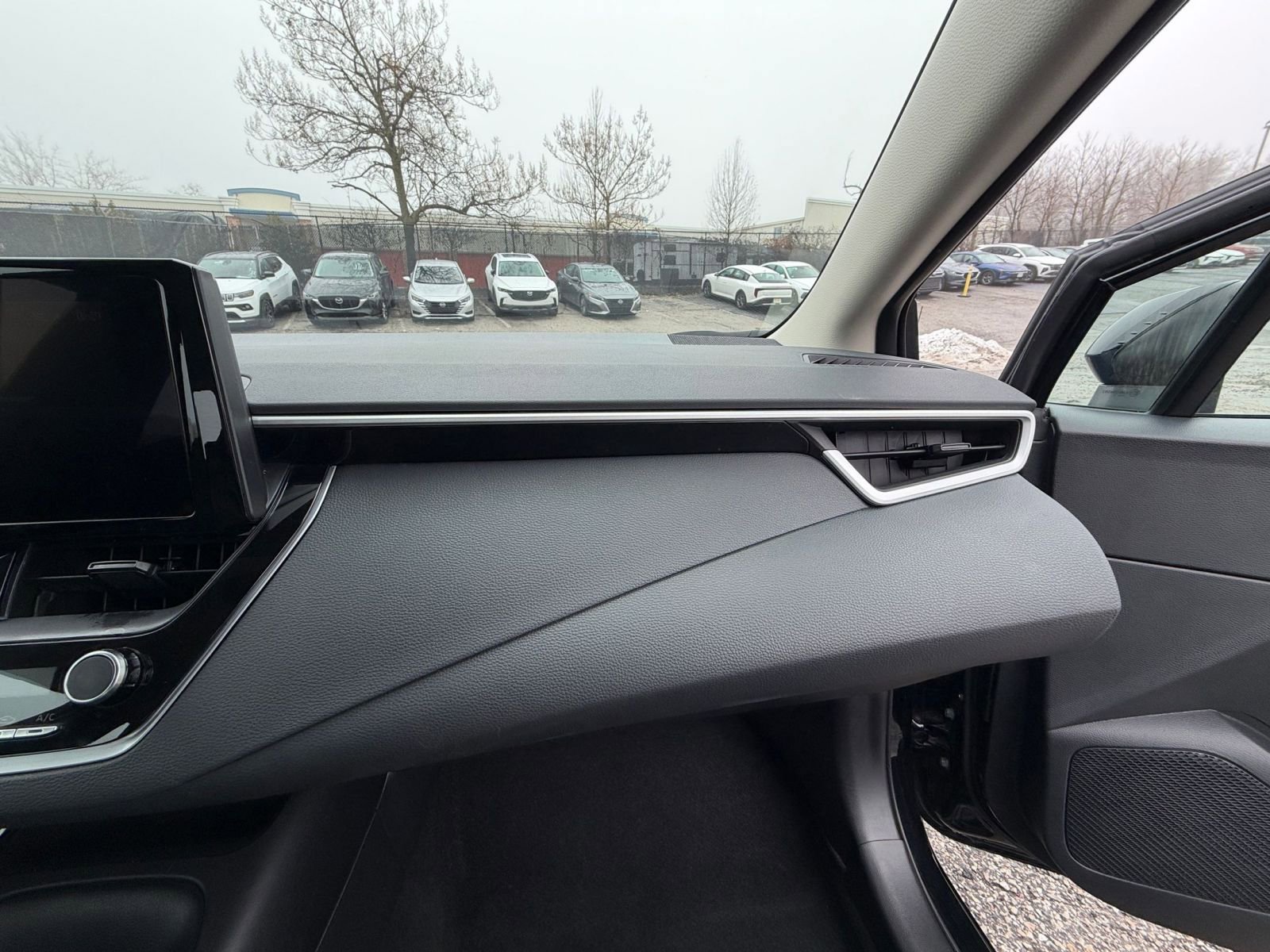 Used 2025 Toyota Corolla LE image 34