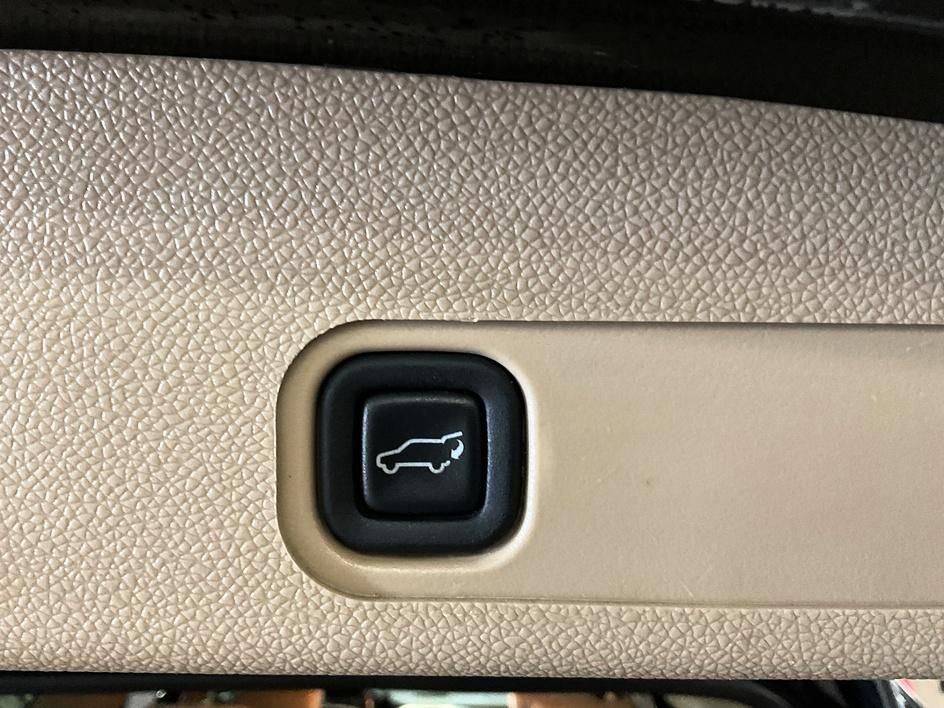 Used 2009 Cadillac Escalade AWD image 15