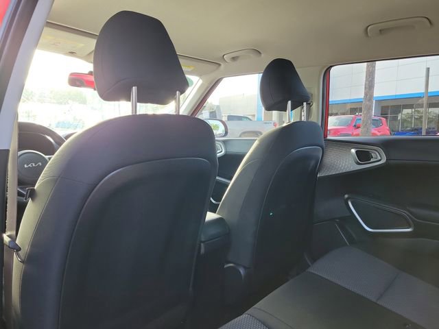 Used 2025 Kia Soul LX w/ LX Technology Package image 8
