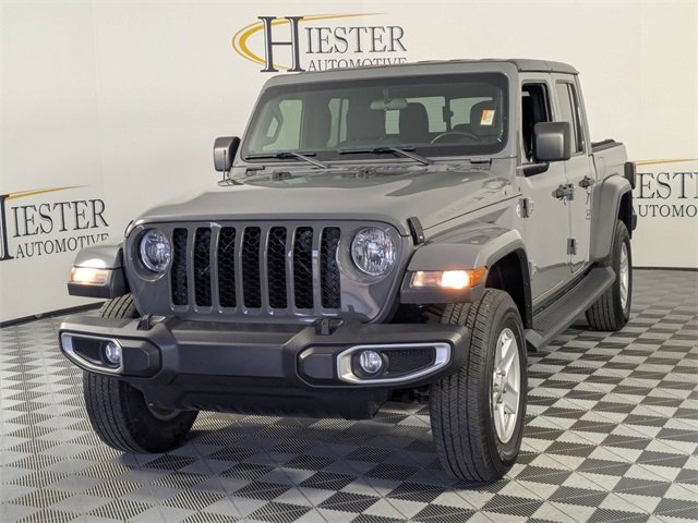 Used 2021 Jeep Gladiator Sport image 4
