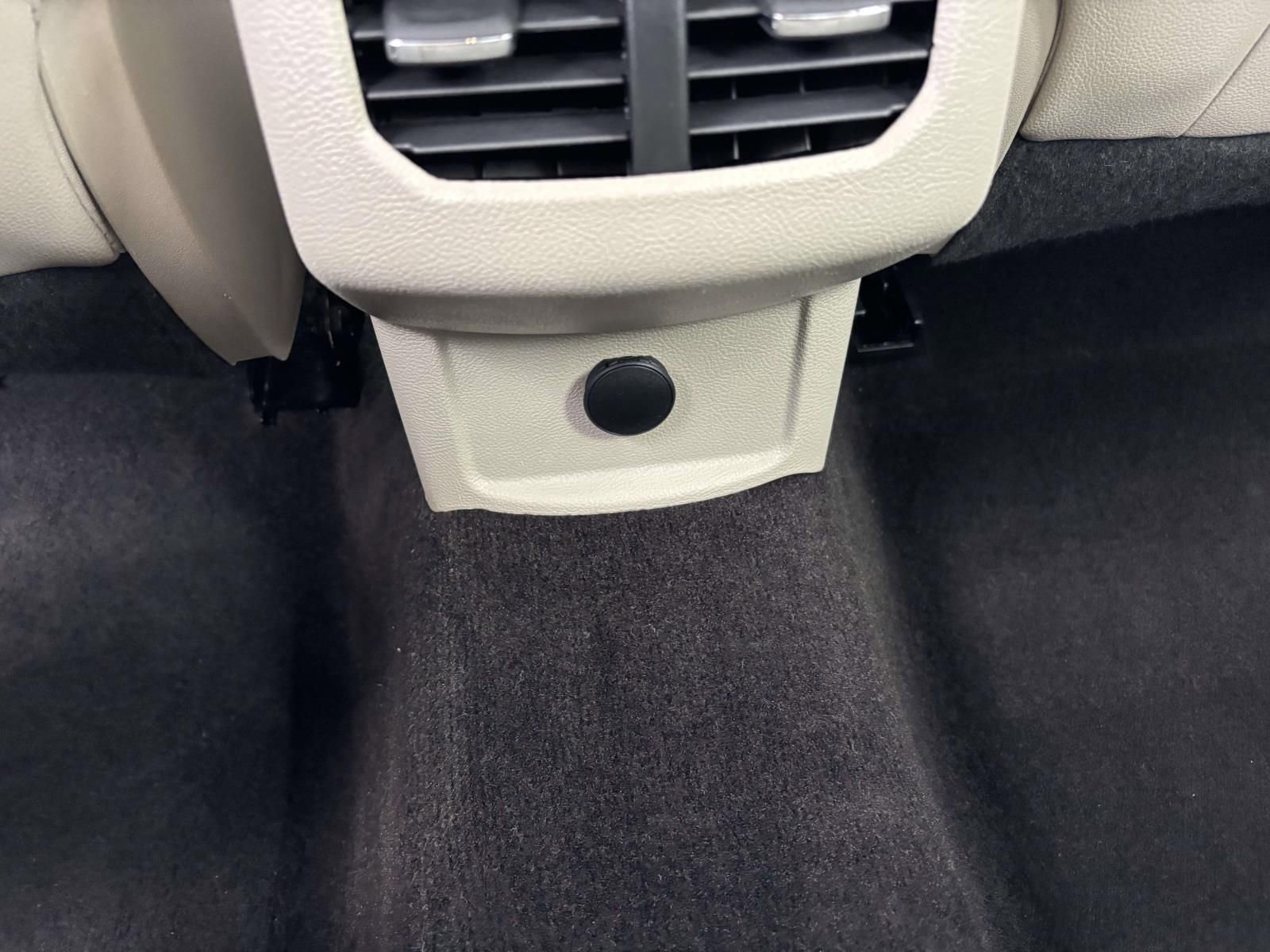 Used 2019 Ford Fusion SEL image 33