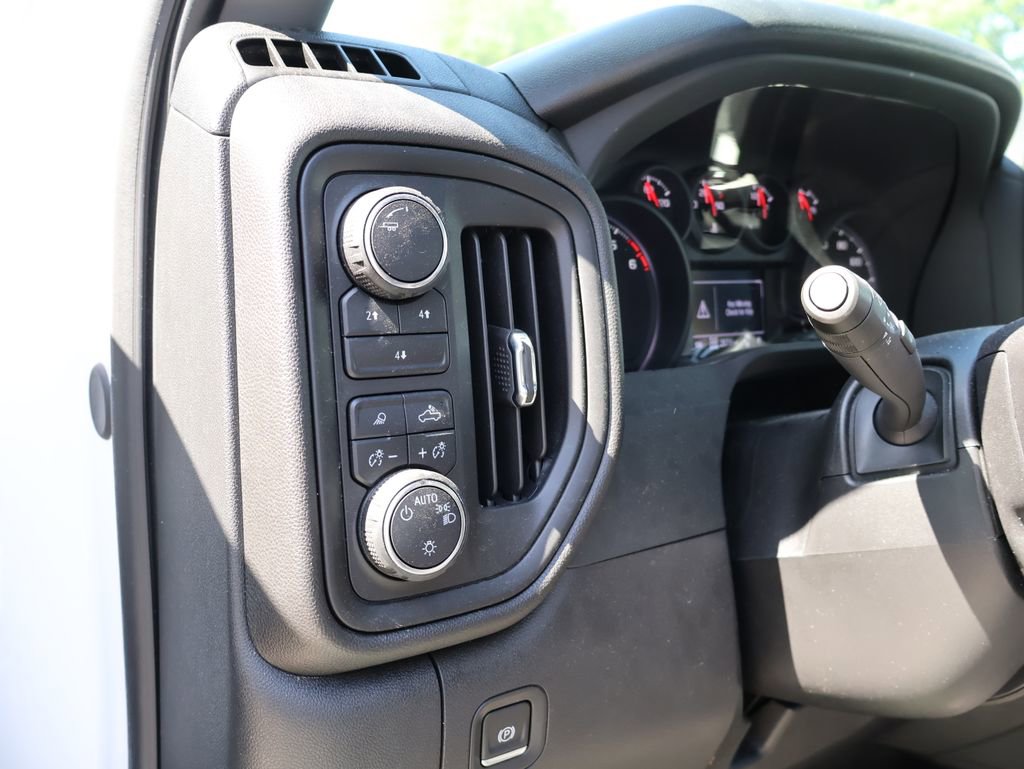 Used 2024 Chevrolet Silverado 2500 Custom w/ Custom Value Package AWD/4WD image 27