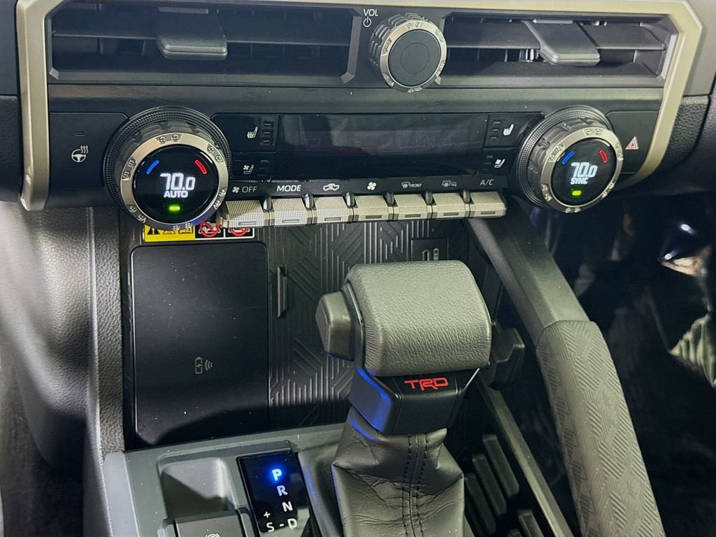 Certified 2024 Toyota Tacoma TRD Sport w/ TRD Sport Premium Package AWD/4WD image 8