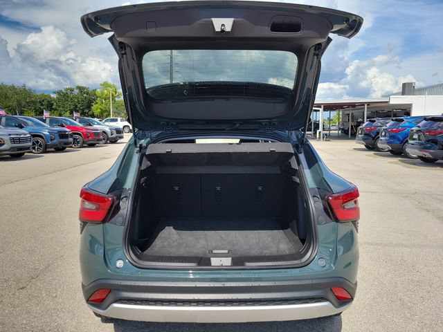 Used 2025 Chevrolet Trax LT FWD image 11
