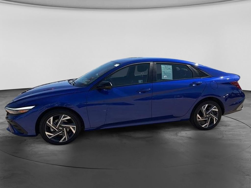 Certified 2025 Hyundai Elantra SEL FWD image 5