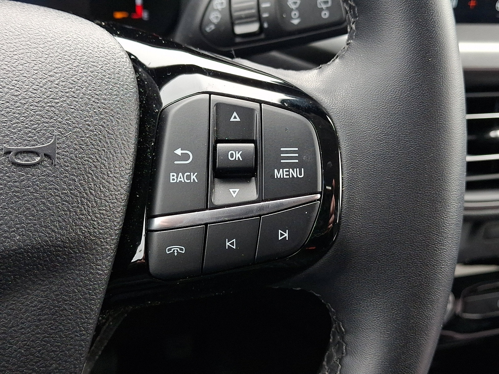 Used 2023 Ford Escape SE image 29