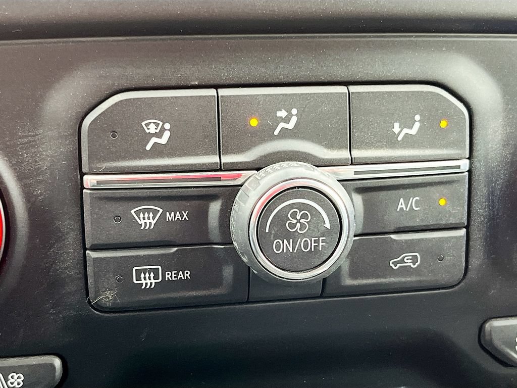 Used 2021 Chevrolet Silverado 1500 High Country w/ Technology Package AWD/4WD image 16