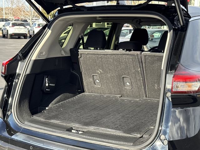 Certified 2025 Nissan Rogue SV image 21