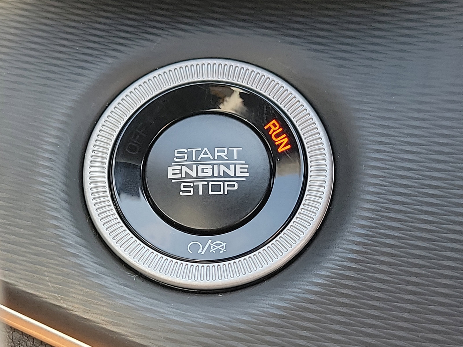 Used 2024 Jeep Grand Cherokee L Laredo image 16