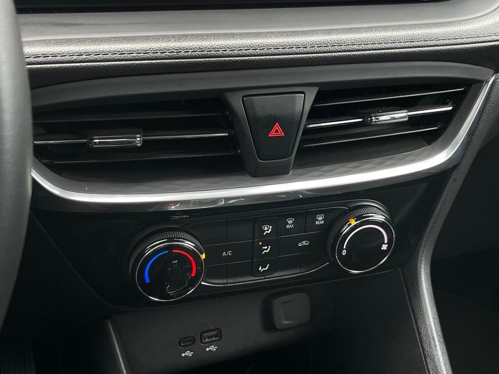 Used 2024 Buick Encore GX Sport Touring image 19