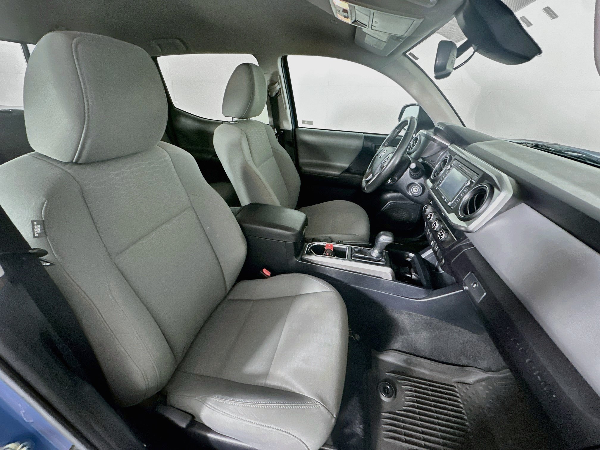 Used 2019 Toyota Tacoma SR5 AWD/4WD image 28
