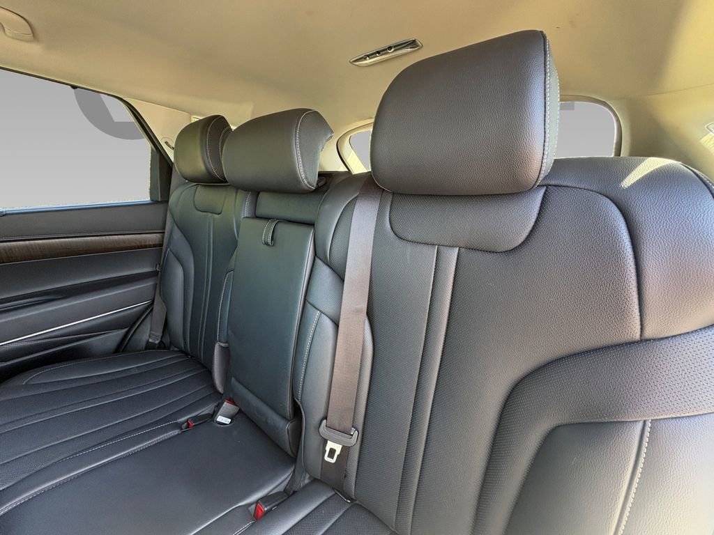 Used 2024 Genesis GV80 2.5T image 4