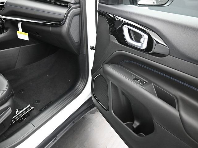 New 2026 Jeep Compass Latitude image 23