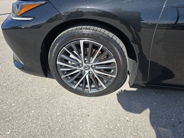 Used 2022 Lexus ES 350 w/ Premium Package image 9