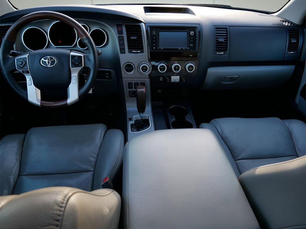 Used 2017 Toyota Sequoia Platinum AWD/4WD image 15