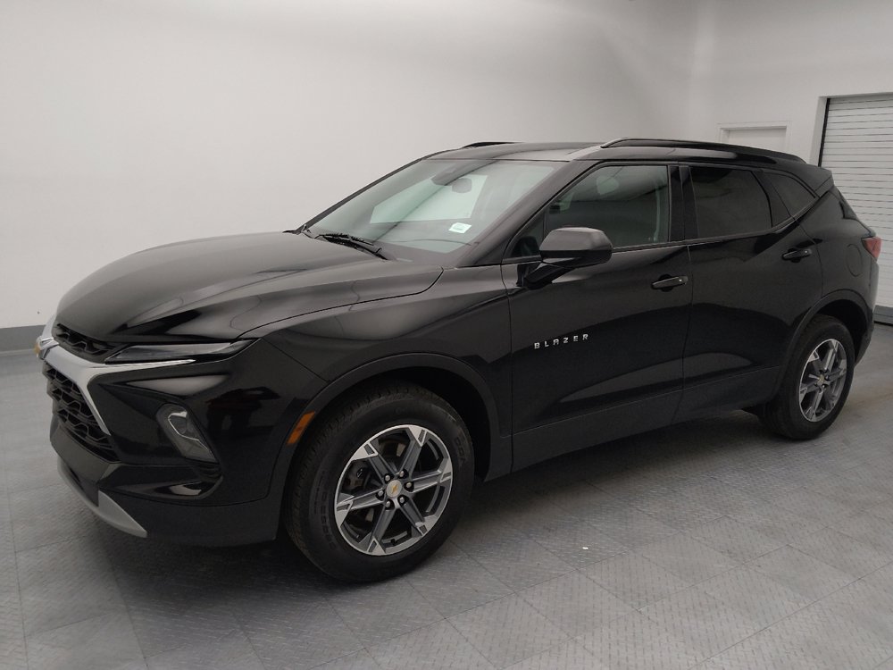 Used 2024 Chevrolet Blazer LT w/ Convenience Package FWD image 2