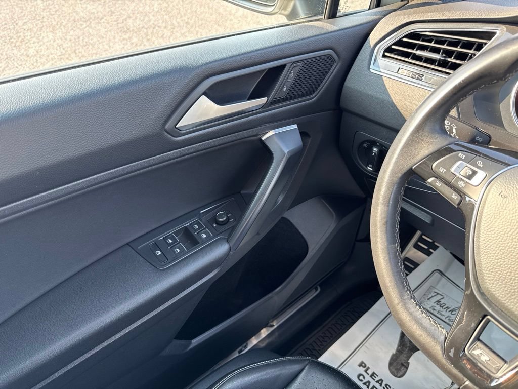 Used 2021 Volkswagen Tiguan SE R-Line AWD/4WD image 18