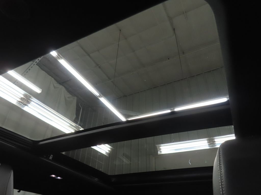 Used 2024 Ford Explorer ST w/ Technology Package AWD/4WD image 23