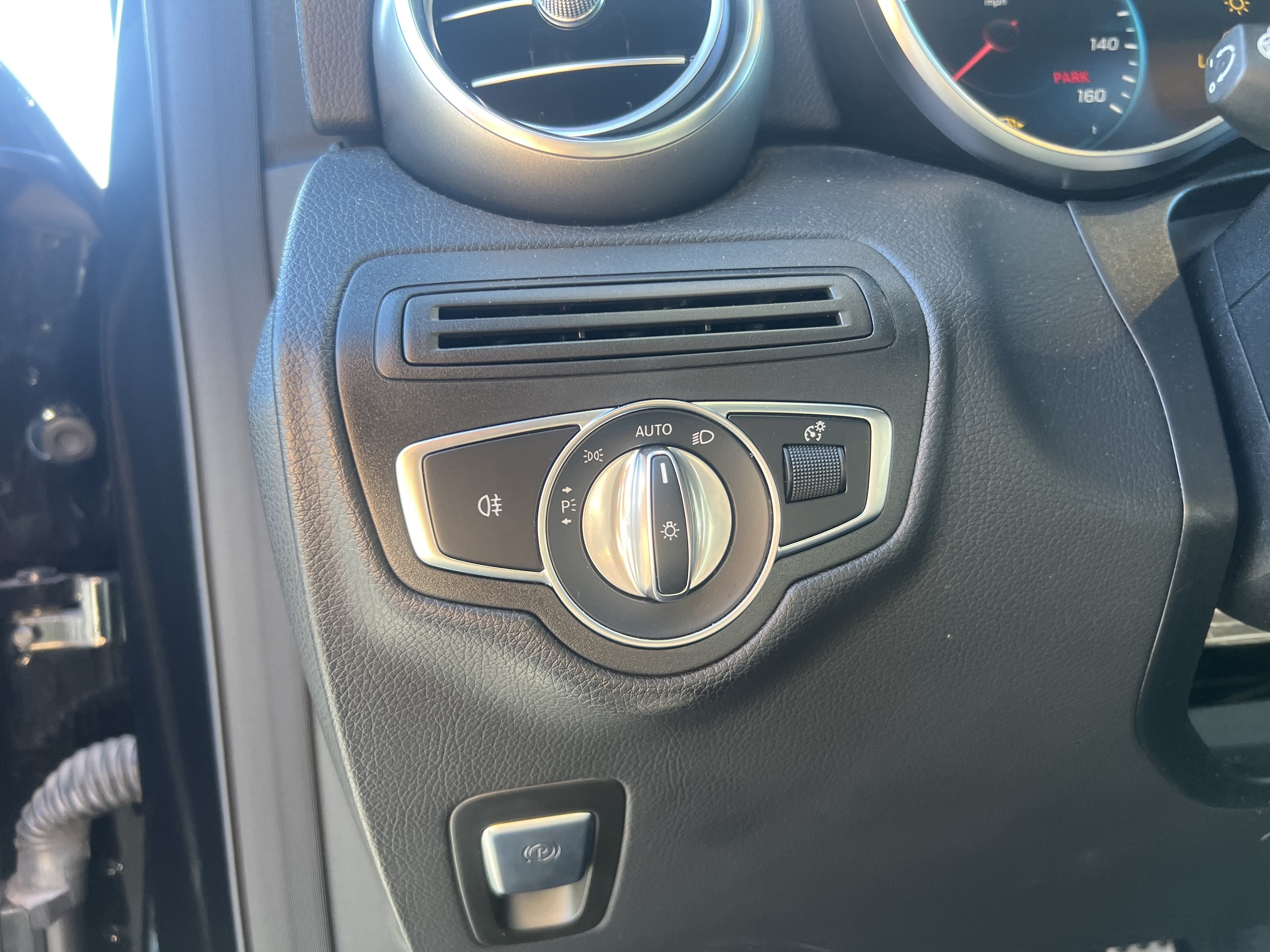 Used 2021 Mercedes-Benz GLC 300 4MATIC image 11