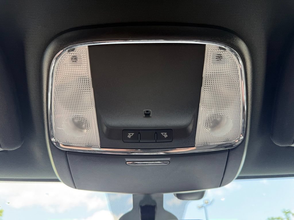 Used 2018 Jeep Grand Cherokee Laredo RWD image 34