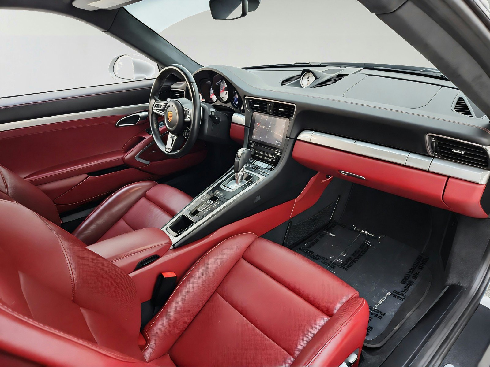 Used 2017 Porsche 911 Carrera GTS RWD image 28