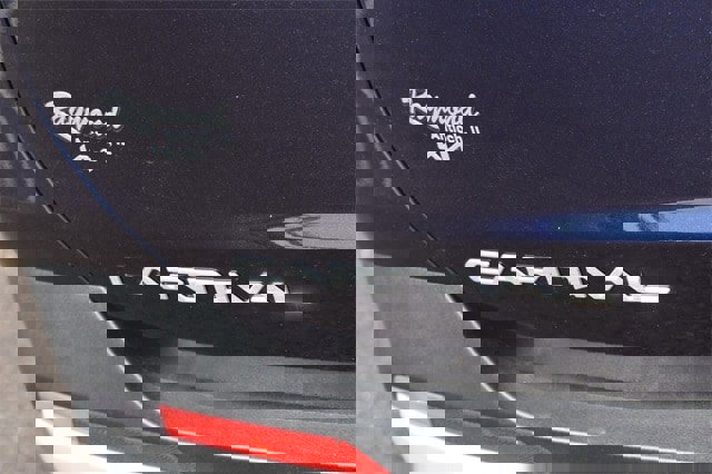 New 2026 Kia Carnival EX image 16